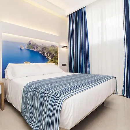 Globales Playa 4* エステポナ