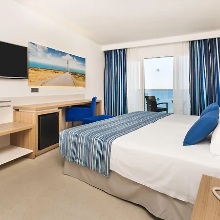 Globales Playa מלון 4*